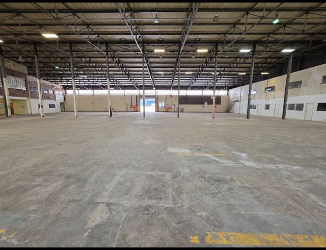 7,559M² FACTORY TO LET IN ROBERTSHAM